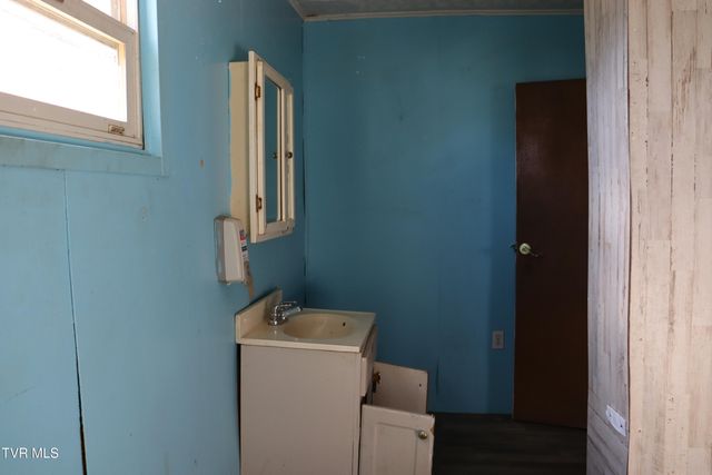 3849 Nealy Ridge, Clinchco, VA 24226