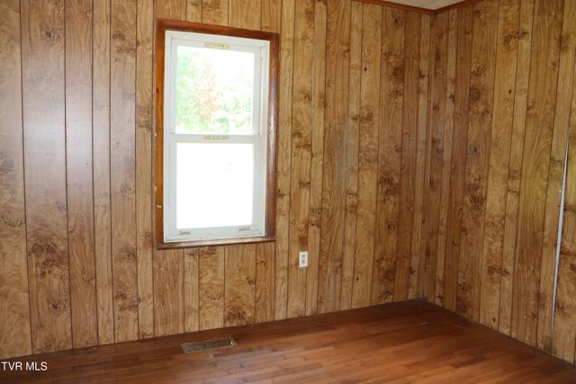 3849 Nealy Ridge, Clinchco, VA 24226