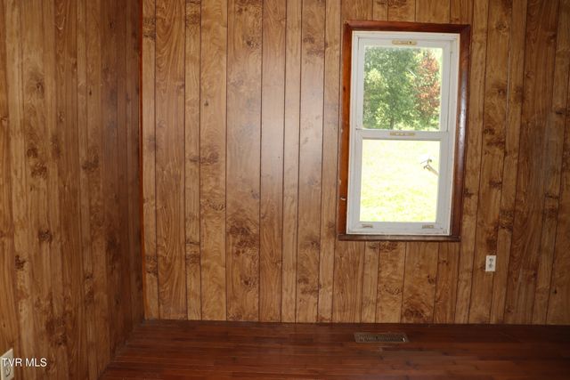 3849 Nealy Ridge, Clinchco, VA 24226