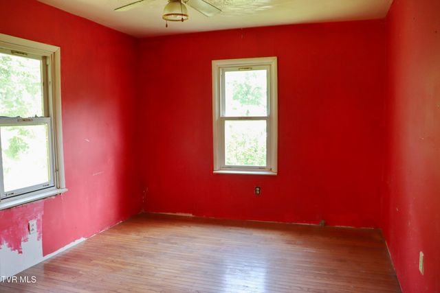 3849 Nealy Ridge, Clinchco, VA 24226