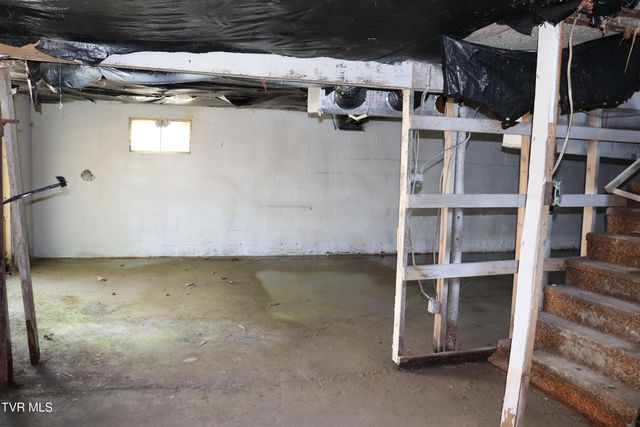 3849 Nealy Ridge, Clinchco, VA 24226