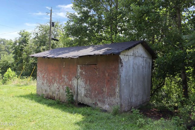 3849 Nealy Ridge, Clinchco, VA 24226