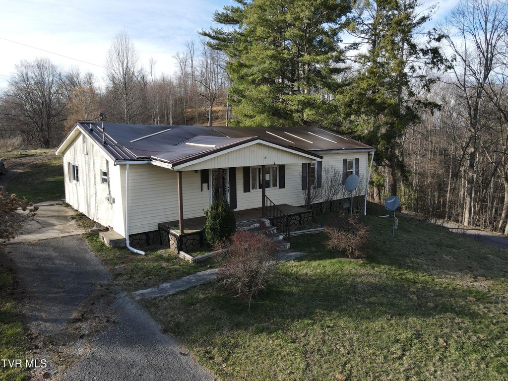 3849 Nealy Ridge, Clinchco, VA 24226