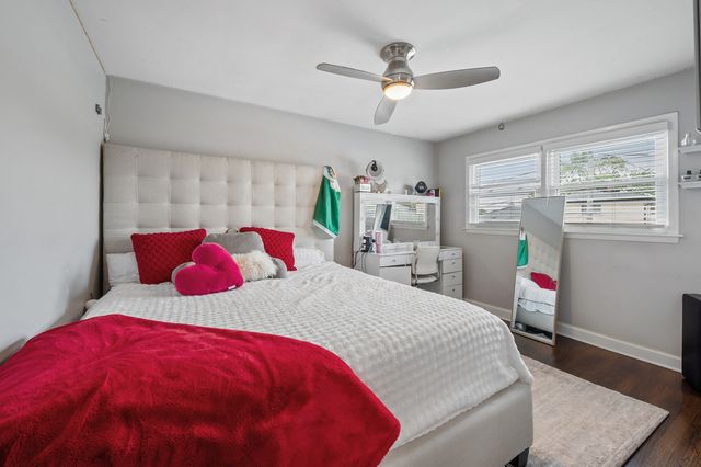 8426 W Betty Terrace, Niles, IL 60714