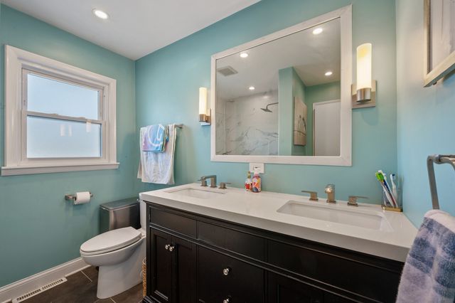 8426 W Betty Terrace, Niles, IL 60714