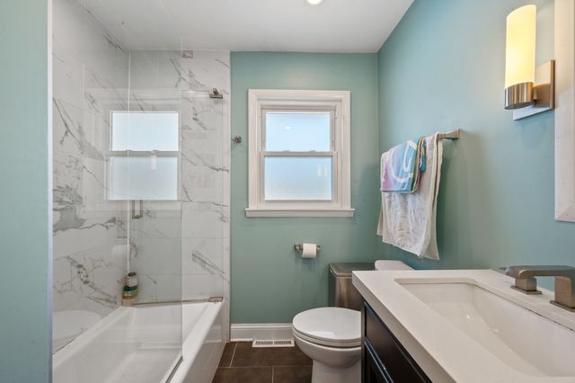 8426 W Betty Terrace, Niles, IL 60714