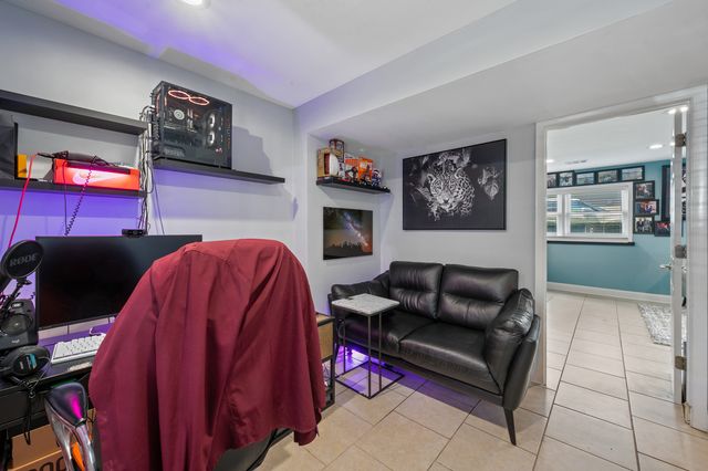 8426 W Betty Terrace, Niles, IL 60714