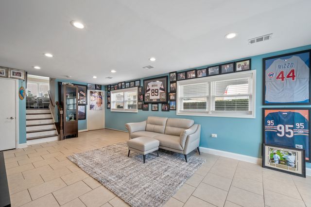 8426 W Betty Terrace, Niles, IL 60714