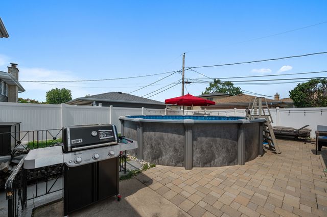 8426 W Betty Terrace, Niles, IL 60714