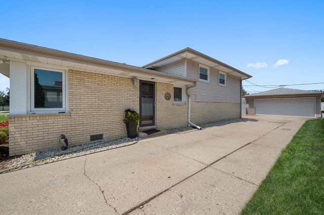 8426 W Betty Terrace, Niles, IL 60714
