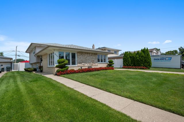 8426 W Betty Terrace, Niles, IL 60714