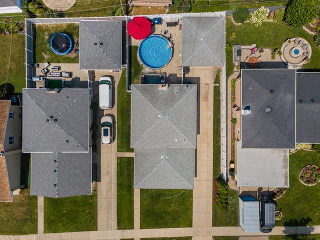 8426 W Betty Terrace, Niles, IL 60714