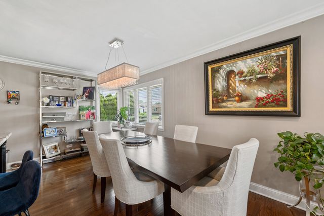 8426 W Betty Terrace, Niles, IL 60714