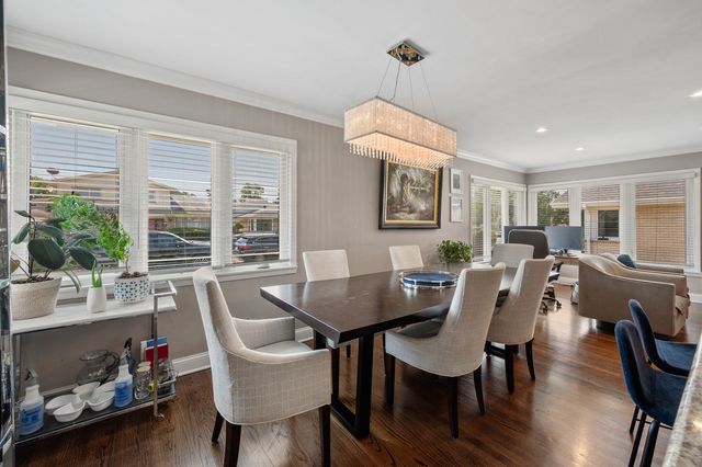 8426 W Betty Terrace, Niles, IL 60714