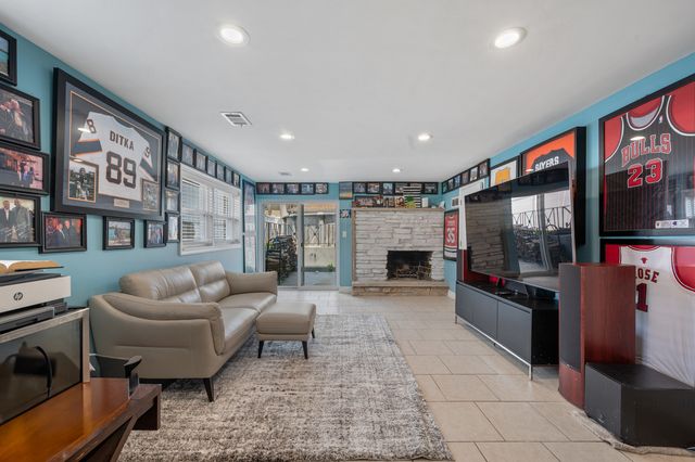 8426 W Betty Terrace, Niles, IL 60714