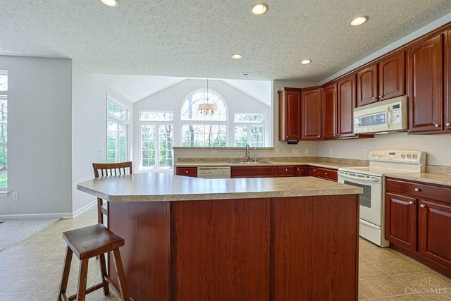 1727 Amberwood Way, Hamilton Twp, OH 45039
