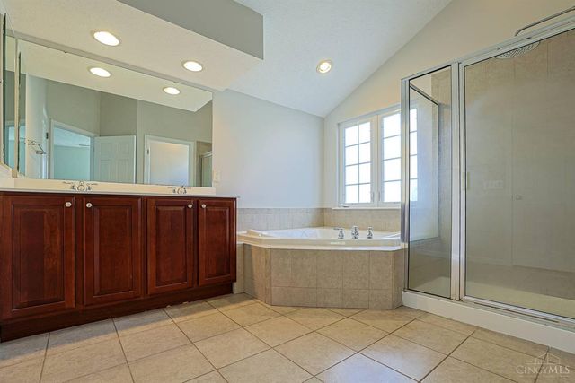 1727 Amberwood Way, Hamilton Twp, OH 45039