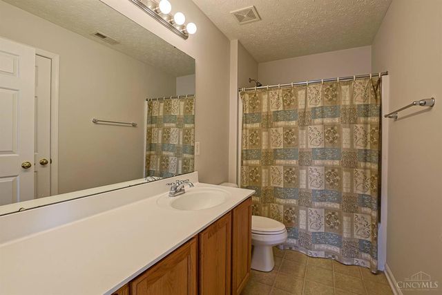 1727 Amberwood Way, Hamilton Twp, OH 45039