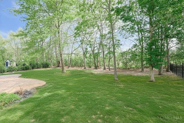 1727 Amberwood Way, Hamilton Twp, OH 45039