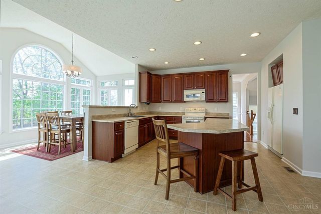 1727 Amberwood Way, Hamilton Twp, OH 45039