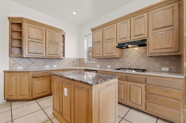 5904 Purple Aster Lane NE, Albuquerque, NM 87111