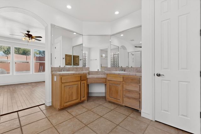 5904 Purple Aster Lane NE, Albuquerque, NM 87111