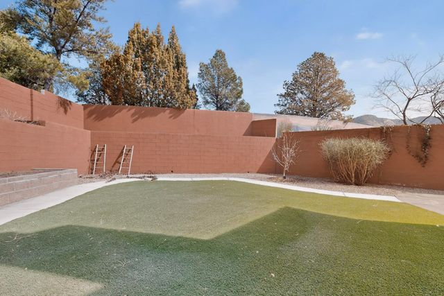 5904 Purple Aster Lane NE, Albuquerque, NM 87111