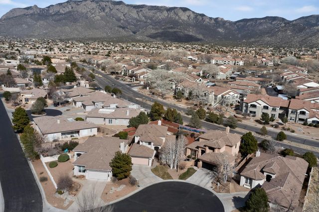 5904 Purple Aster Lane NE, Albuquerque, NM 87111