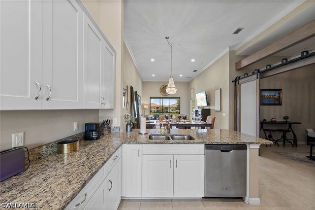 9366 Pocida CT 202, Naples, FL 34119
