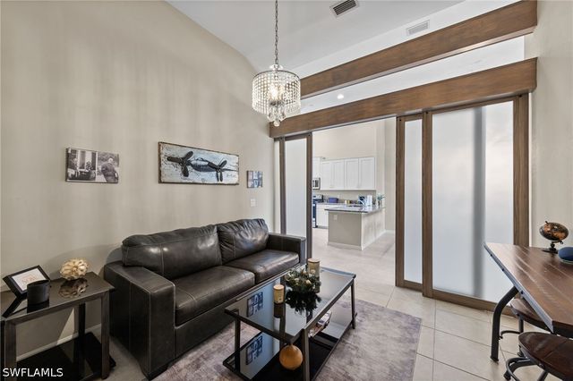 9366 Pocida CT 202, Naples, FL 34119