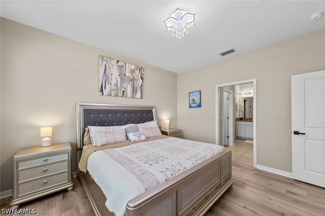 9366 Pocida CT 202, Naples, FL 34119