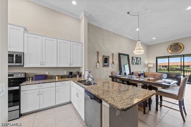 9366 Pocida CT 202, Naples, FL 34119