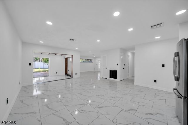139 E Lake DR, Lehigh Acres, FL 33936