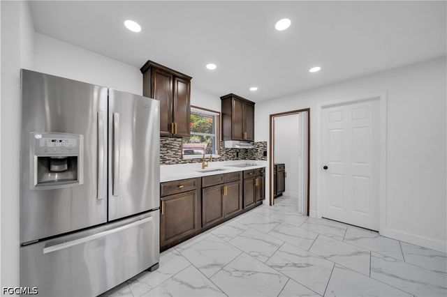 139 E Lake DR, Lehigh Acres, FL 33936