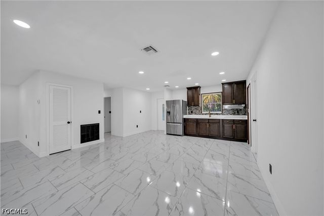 139 E Lake DR, Lehigh Acres, FL 33936