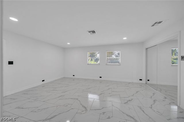 139 E Lake DR, Lehigh Acres, FL 33936