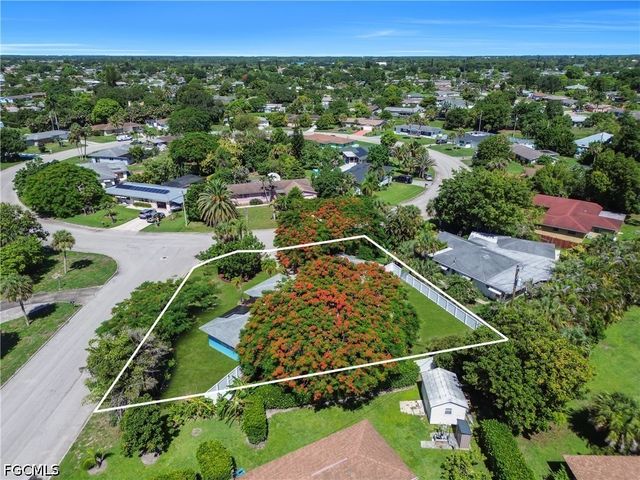 139 E Lake DR, Lehigh Acres, FL 33936