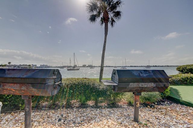 4775 COVE CIRCLE 1105, St Petersburg, FL 33708