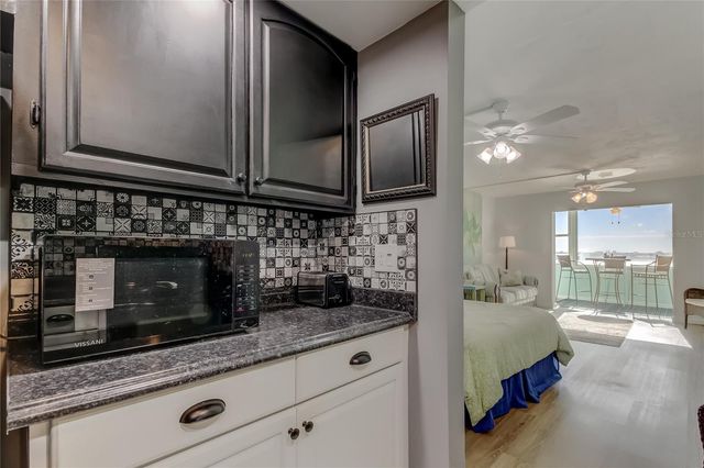 4775 COVE CIRCLE 1105, St Petersburg, FL 33708