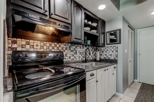 4775 COVE CIRCLE 1105, St Petersburg, FL 33708