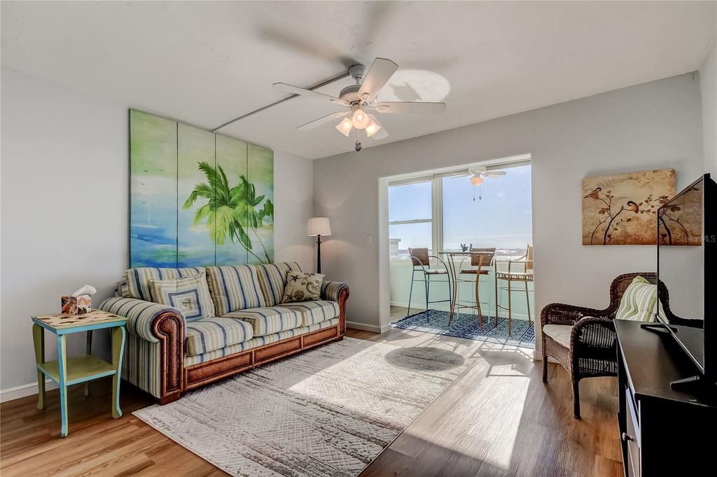 Image 15 of property listing at 4775 COVE CIRCLE 1105, St Petersburg, FL 33708