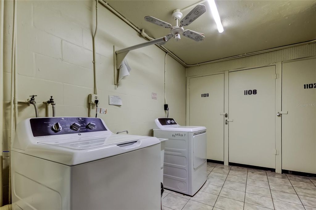 Image 22 of property listing at 4775 COVE CIRCLE 1105, St Petersburg, FL 33708