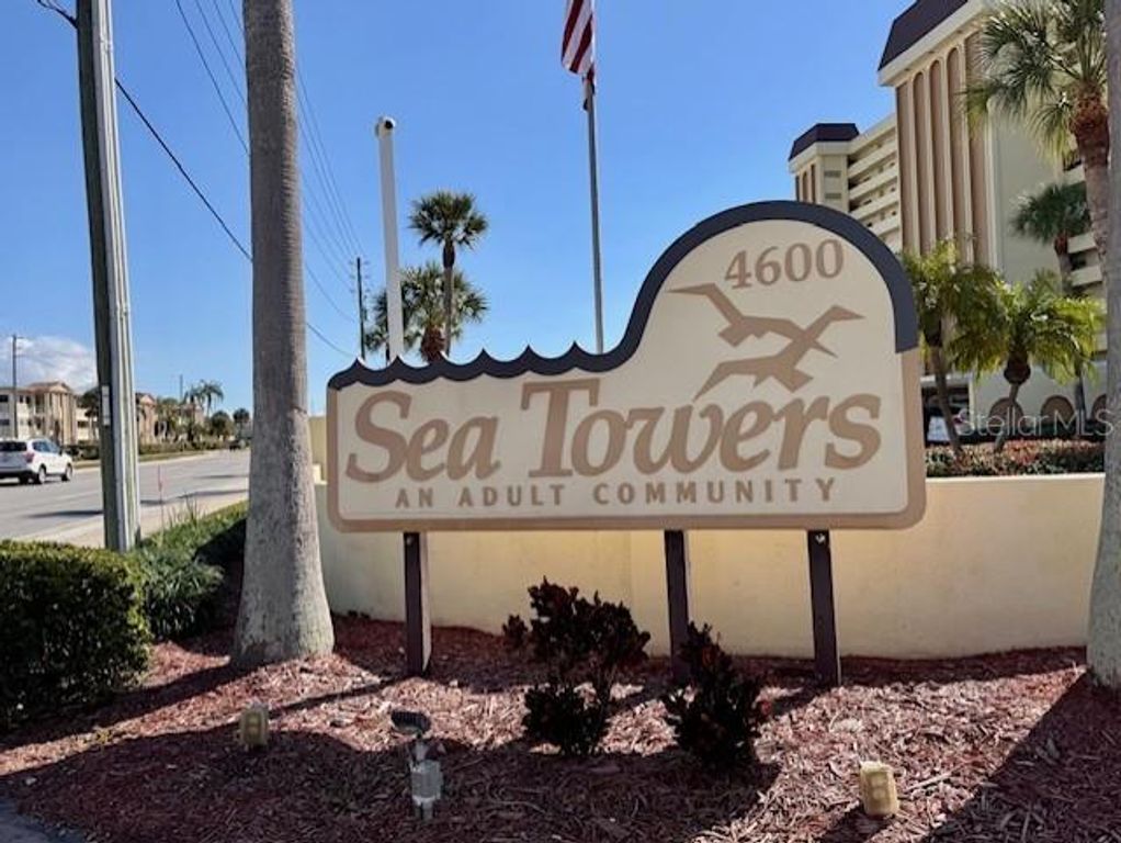 Image 25 of property listing at 4775 COVE CIRCLE 1105, St Petersburg, FL 33708