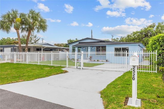 2520 NW 108th St, Miami, FL 33167