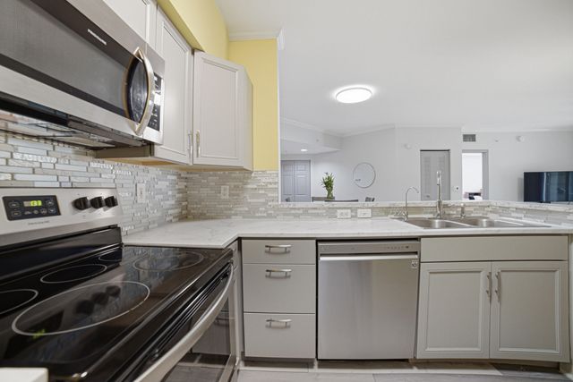 17100 N Bay Road Unit 1214, Sunny Isles Beach, FL 33160