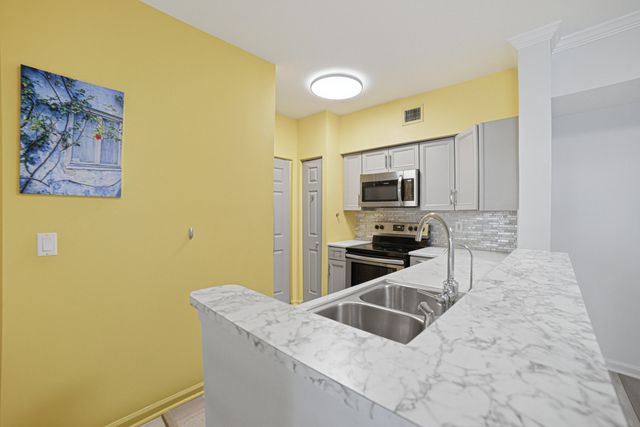 17100 N Bay Road Unit 1214, Sunny Isles Beach, FL 33160