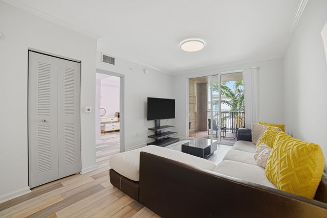 17100 N Bay Road Unit 1214, Sunny Isles Beach, FL 33160