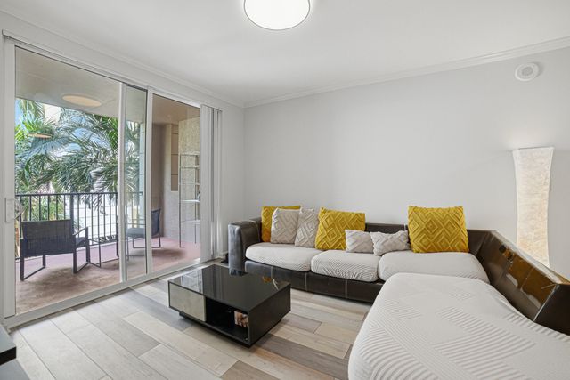 17100 N Bay Road Unit 1214, Sunny Isles Beach, FL 33160