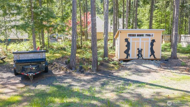 51 N Tebo Place, Hoodsport, WA 98548