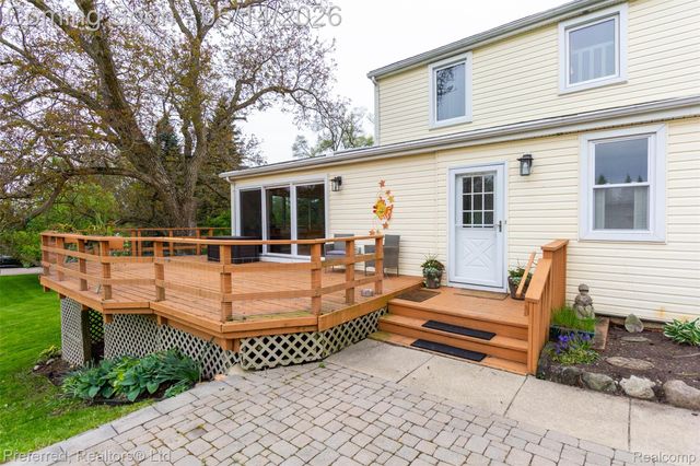 9840 Currie Road, Salem Township, MI 48167